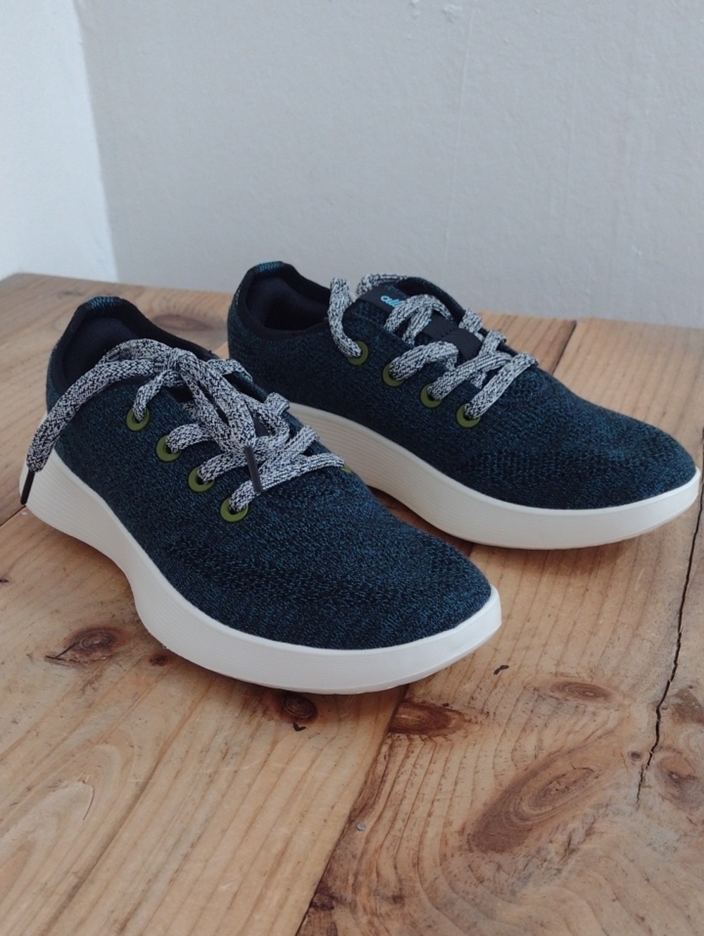 Allbirds Green & Black Tree Runner Sneaker Size 7 NEW
